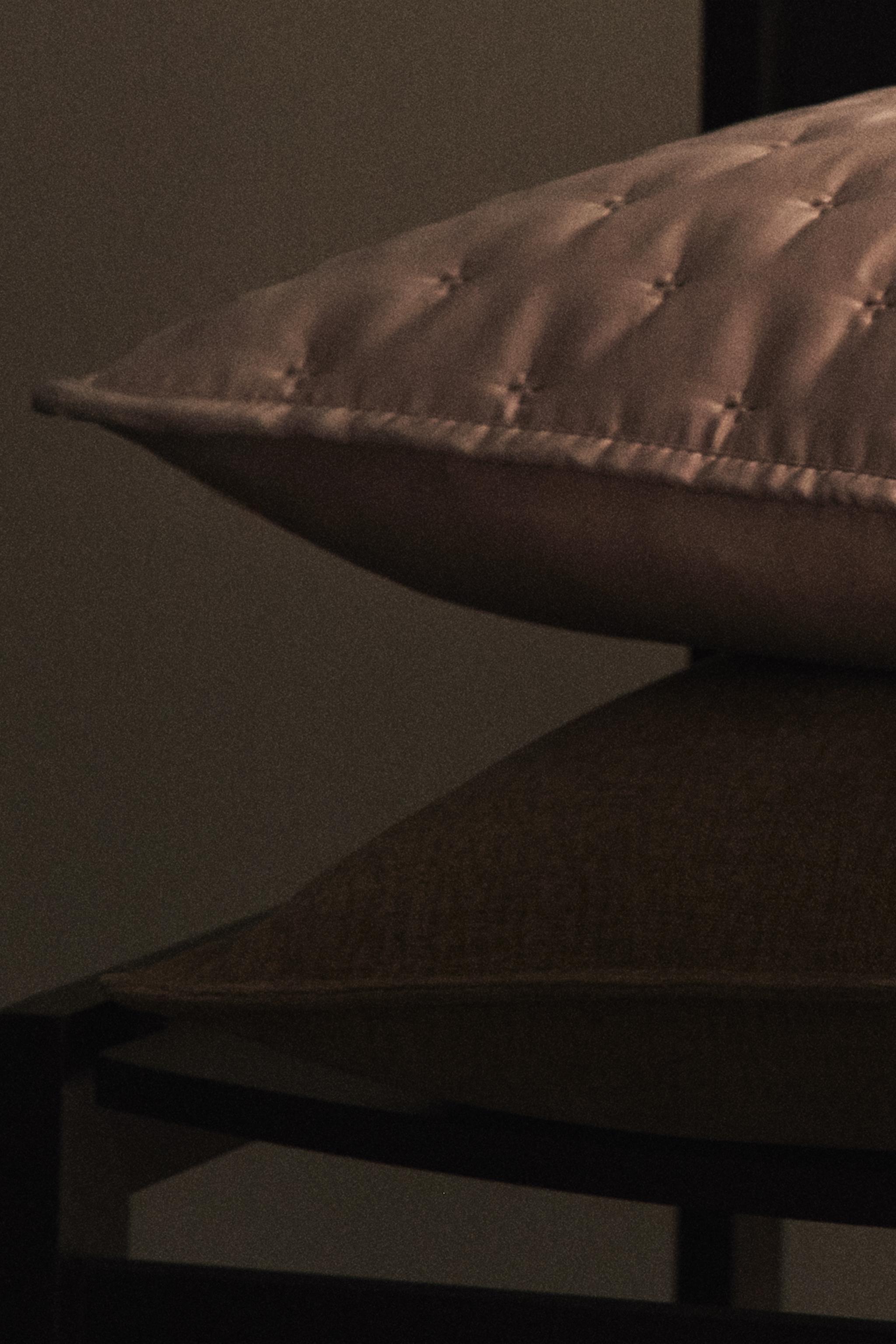 PLAIN SATEEN QUILT CUSHION COVER WITH KNOTS